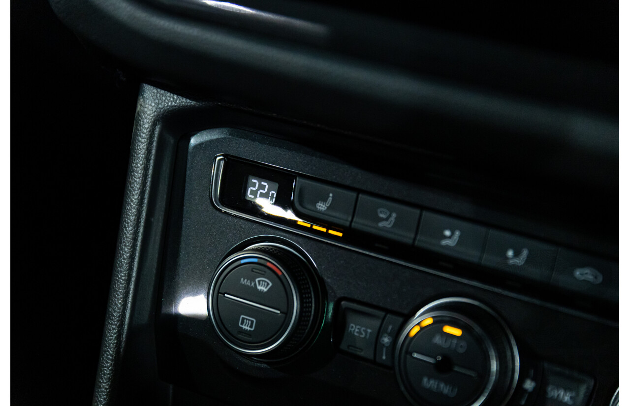 02/2018 Volkswagen Tiguan 162 TSI Sportline (AWD) 5NA MY18 4d Wagon Ruby Red Metallic Turbo 2.0L