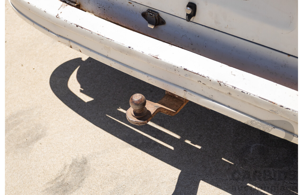 9/1975 Volkswagen Kombi Transporter Type 2 2d Crew Cab Utility White 1.8L