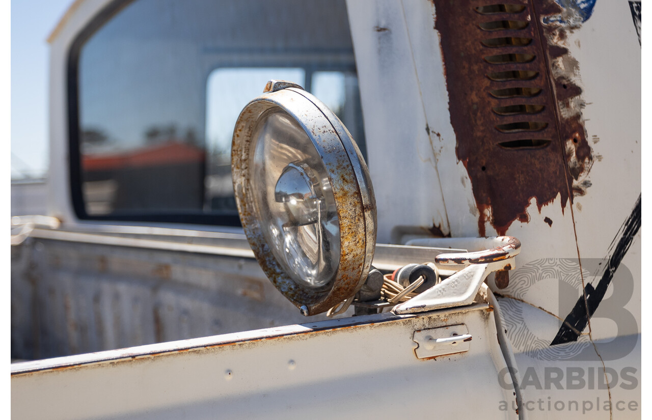 9/1975 Volkswagen Kombi Transporter Type 2 2d Crew Cab Utility White 1.8L