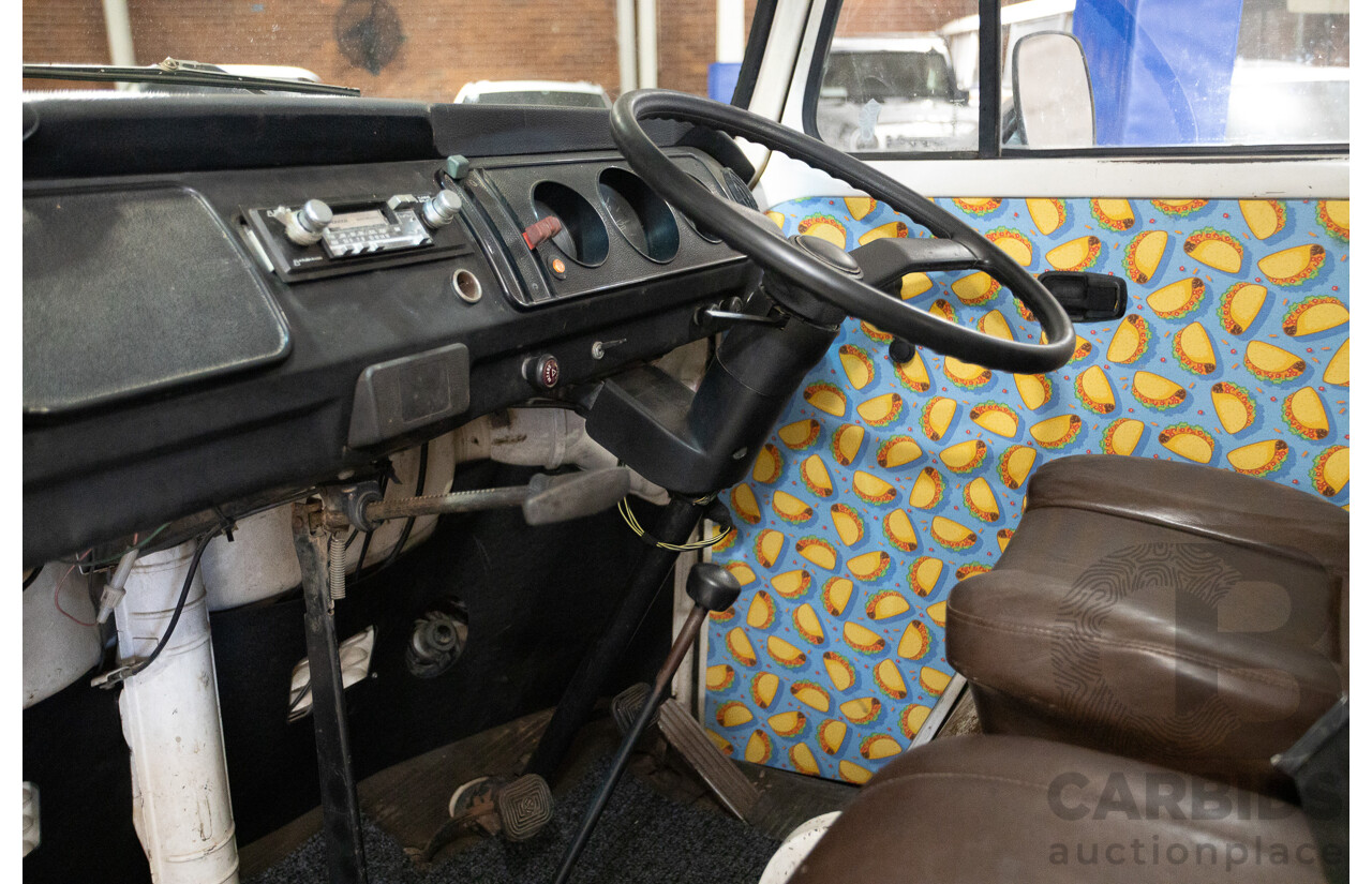9/1975 Volkswagen Kombi Transporter Type 2 2d Crew Cab Utility White 1.8L