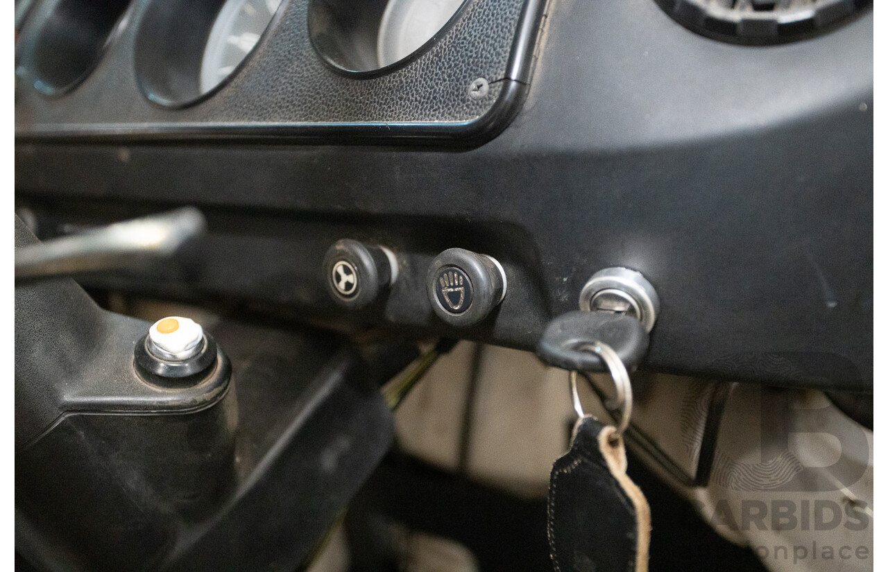 9/1975 Volkswagen Kombi Transporter Type 2 2d Crew Cab Utility White 1.8L