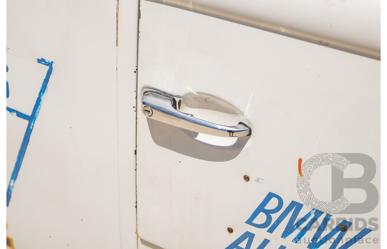 9/1975 Volkswagen Kombi Transporter Type 2 2d Crew Cab Utility White 1.8L