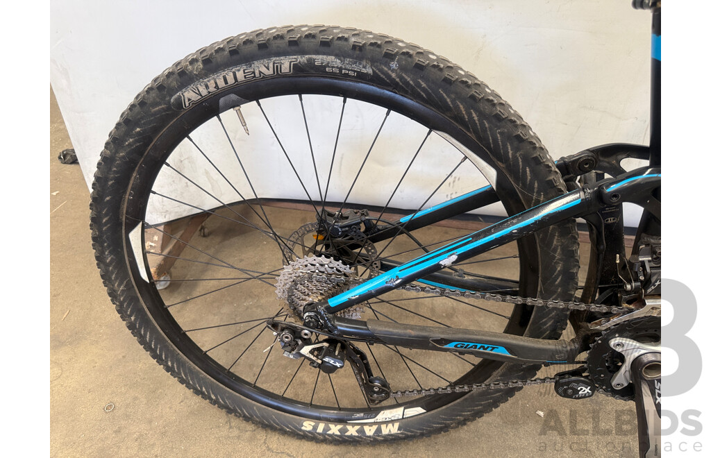 17 Inch Giant Trance Front & Rear Suspension Mountain Bike
