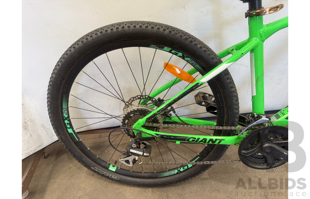 17 Inch Giant ATX Front Suspension Mountain Bike