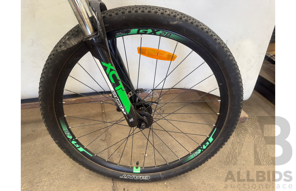 17 Inch Giant ATX Front Suspension Mountain Bike