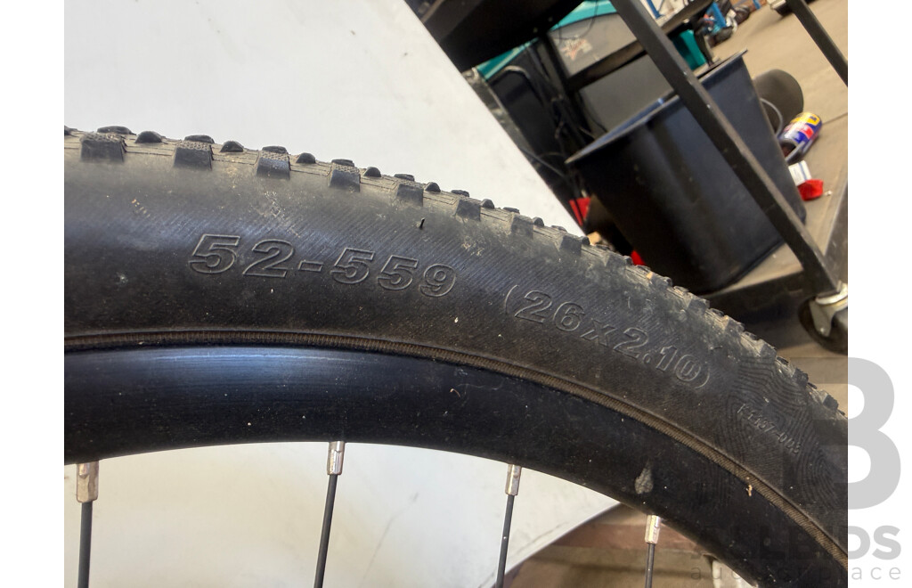 17 Inch Giant ATX Front Suspension Mountain Bike