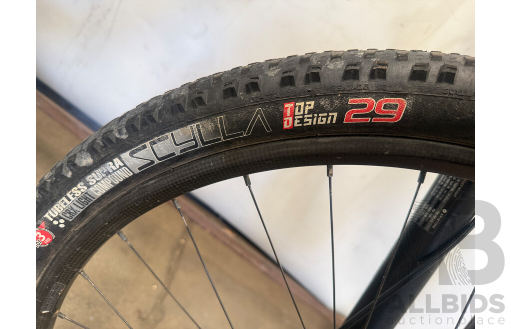 17 Inch Specialized S Front & Rear Suspension Mountain Bike