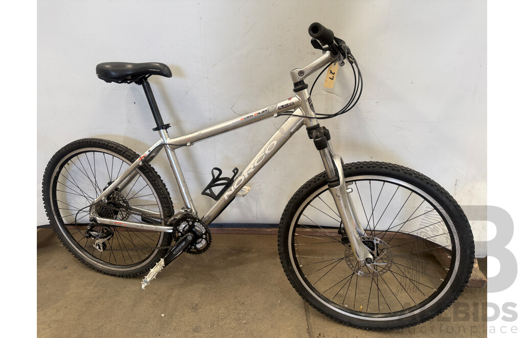 17 Inch Norco Bush Pilot Front Suspension Mountain Bike