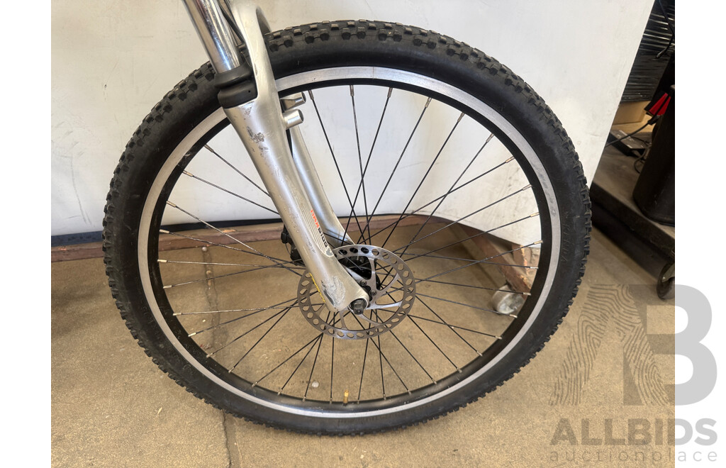 17 Inch Norco Bush Pilot Front Suspension Mountain Bike