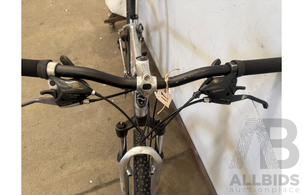 17 Inch Norco Bush Pilot Front Suspension Mountain Bike