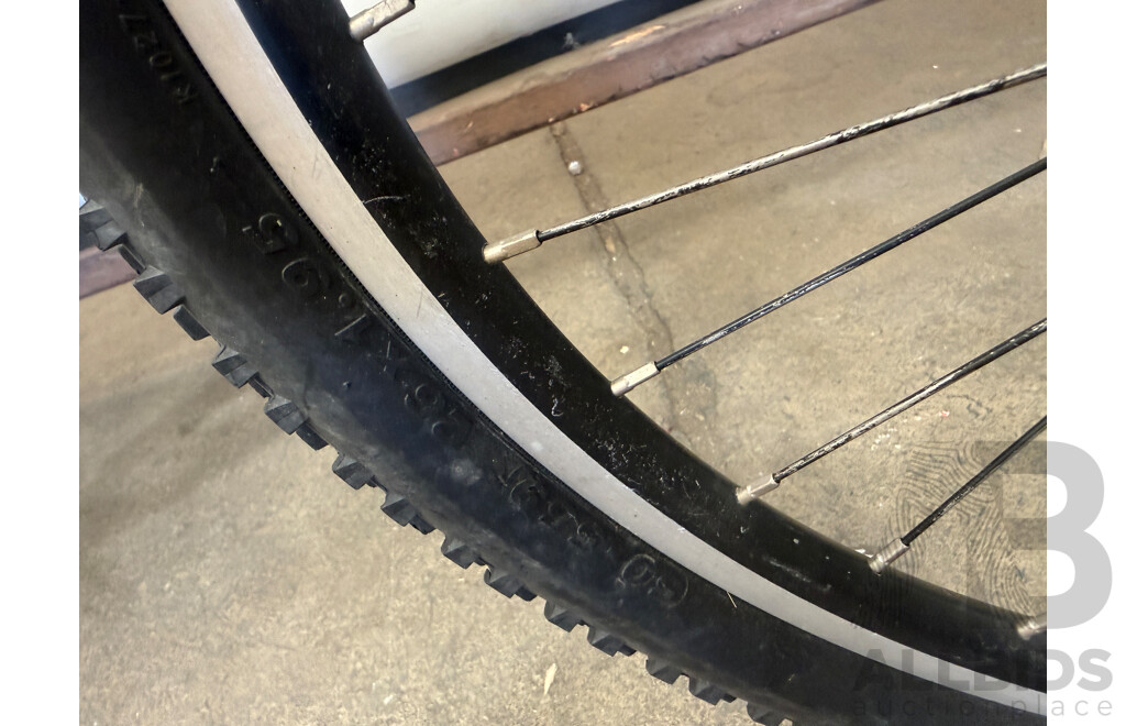 17 Inch Norco Bush Pilot Front Suspension Mountain Bike