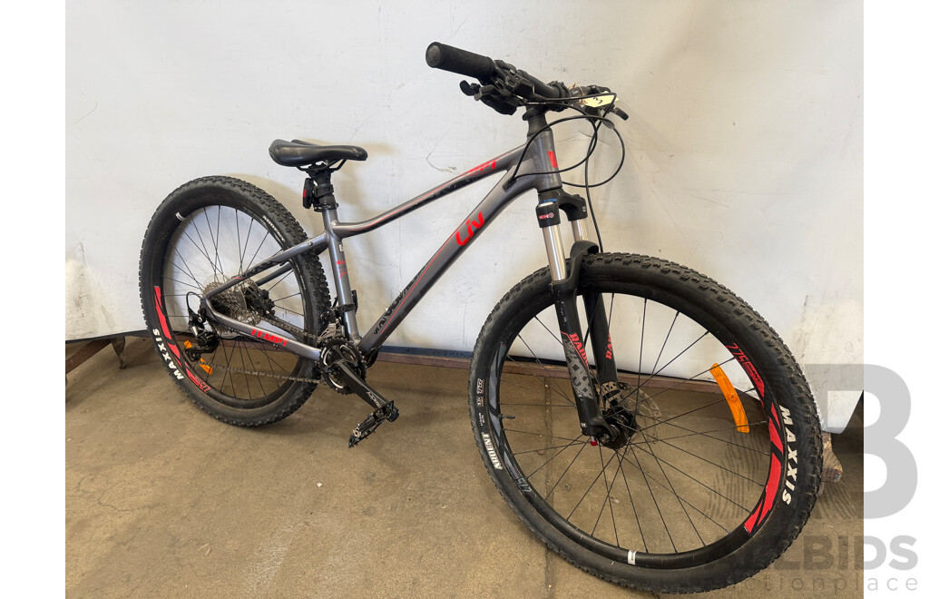 16 Inch Giant Liv Tempt Front Suspension Mountain Bike