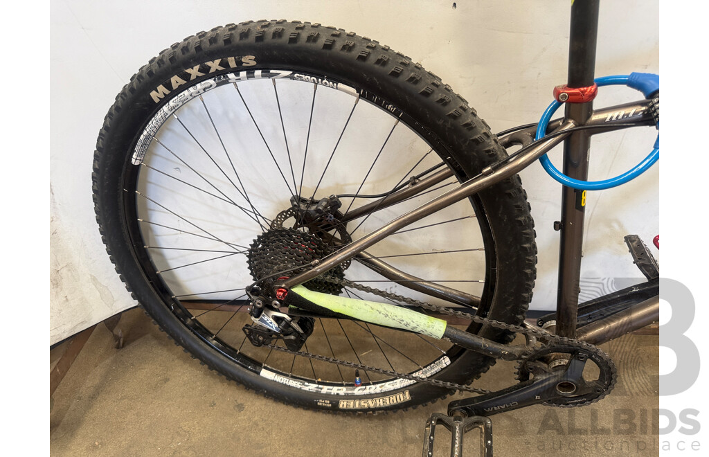 17 Inch Niner 853 Front Suspension Mountain Bike