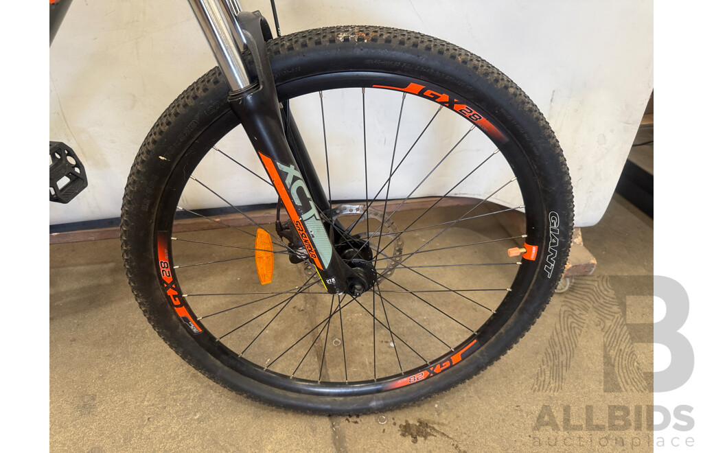 20 Inch Giant at Front Suspension Mountain Bike