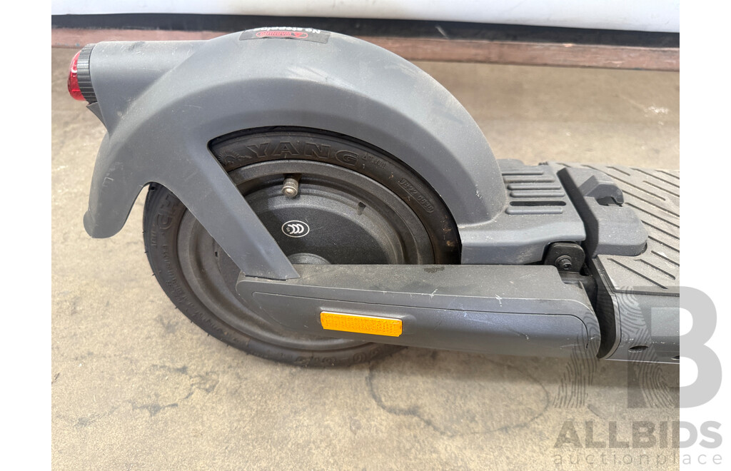 Nine Bot Electric Inmotion S1 Scooter