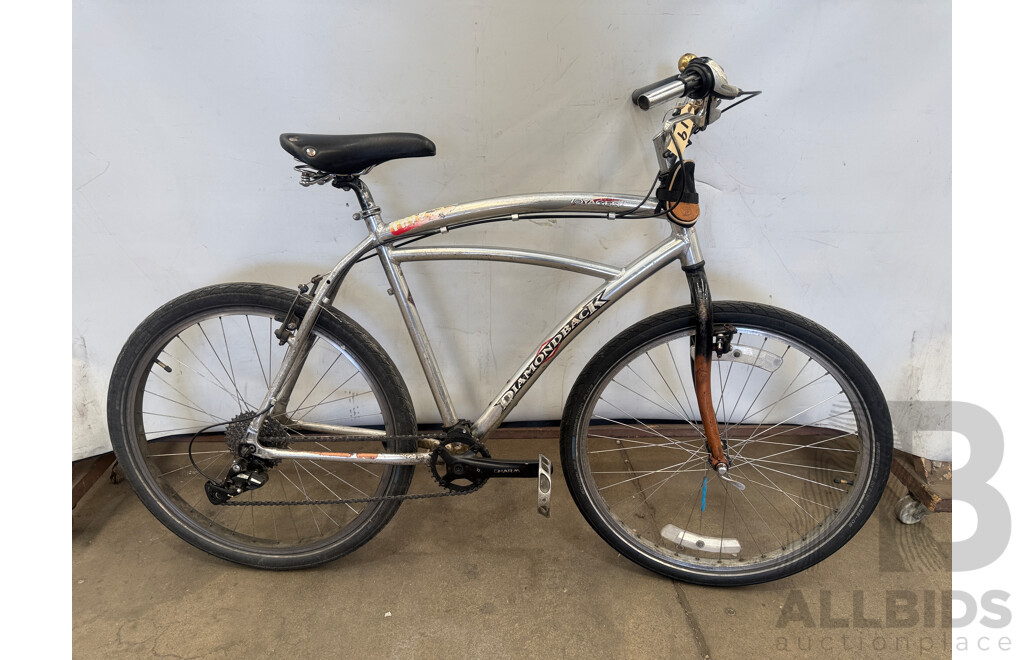 21 Inch Diamondback Storm Front Mountain Bike