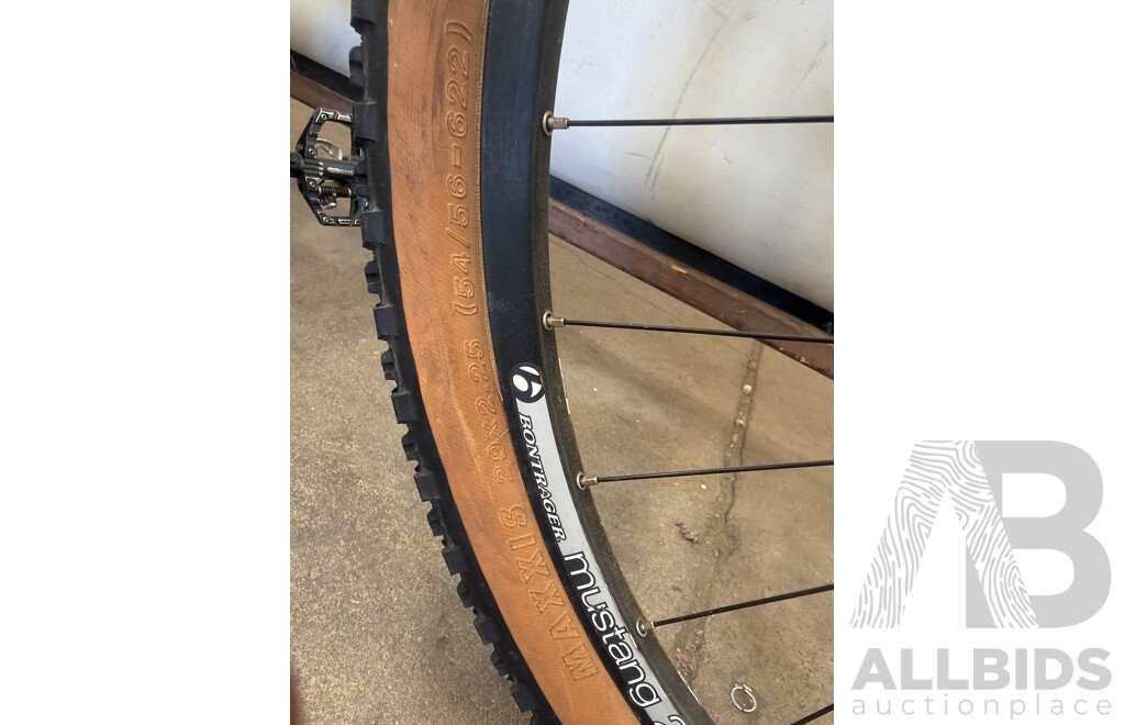 14.5 Inch Trek Roscoe 6 Front Suspension Mountain Bike