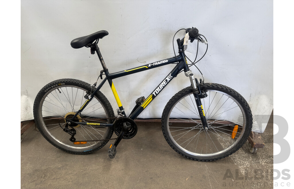 18 Inch Giant Tourex X-Train66 Front Suspension Mountain Bike