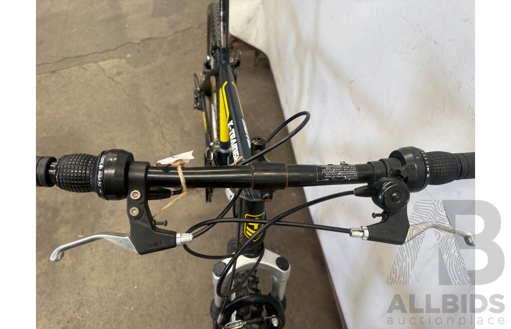 18 Inch Giant Tourex X-Train66 Front Suspension Mountain Bike