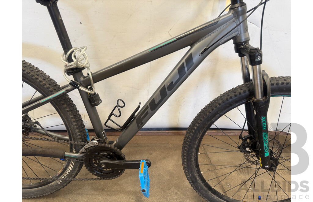 15 Inch Fuji Nevada Front Suspension Mountain Bike