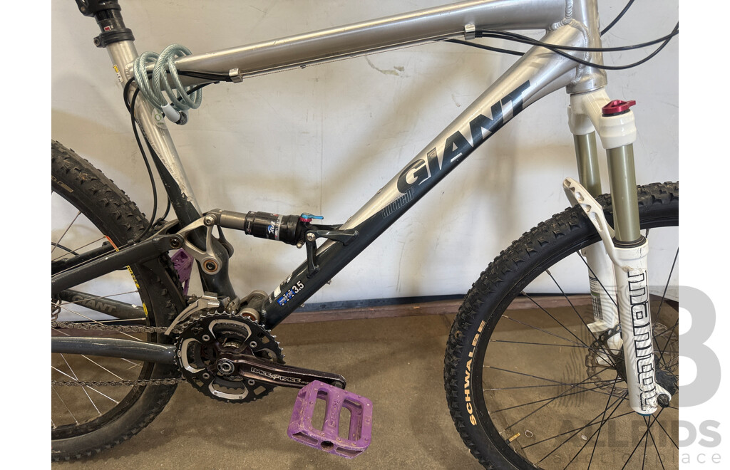 20 Inch Giant Anthem Front & Rear Suspension Mountain Bike