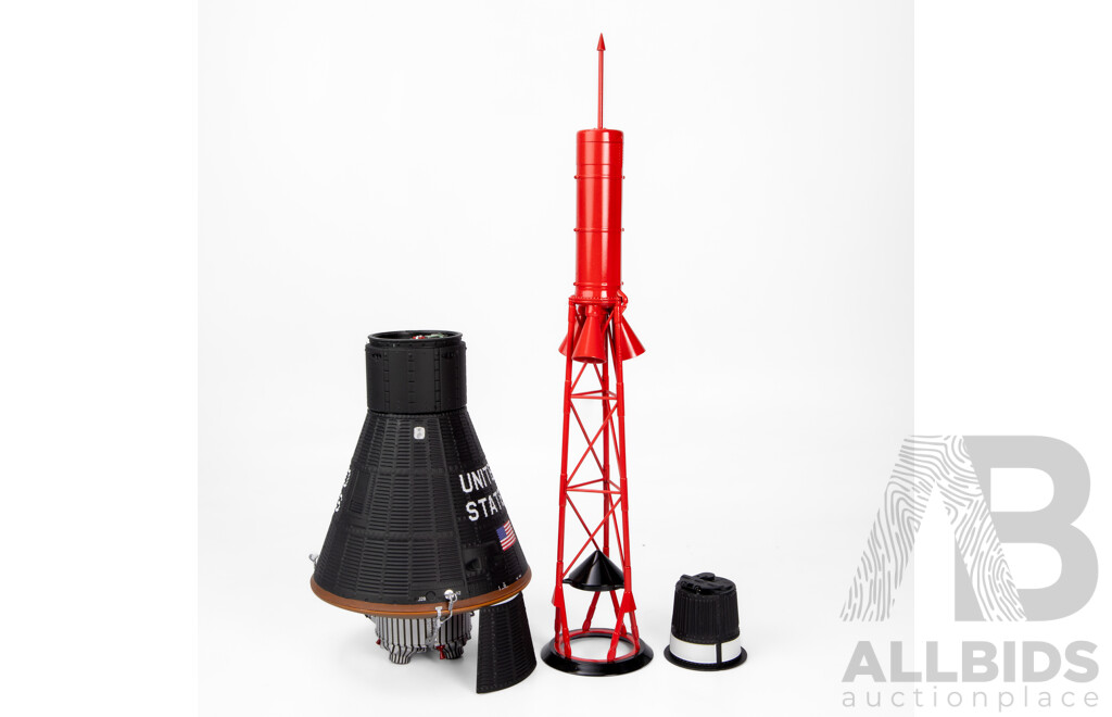 Model Mercury Friendship Seven Spacecraft Capsule with Astronaut John Glenn - 1:12 Scale