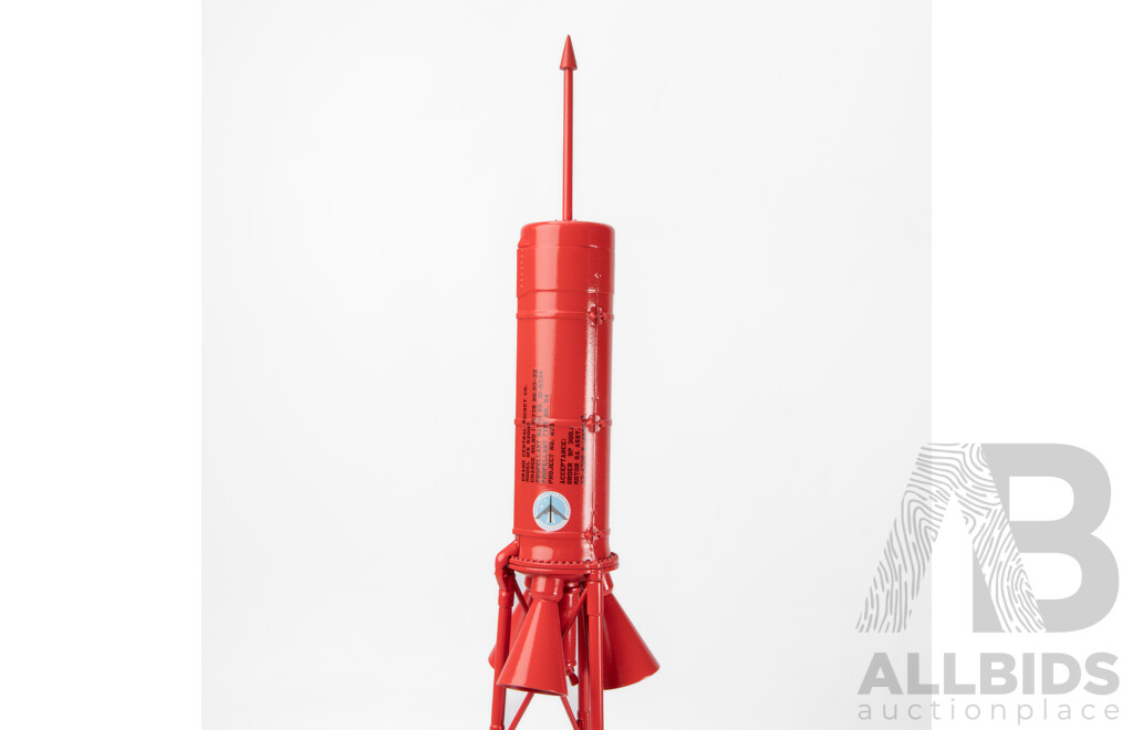 Model Mercury Friendship Seven Spacecraft Capsule with Astronaut John Glenn - 1:12 Scale