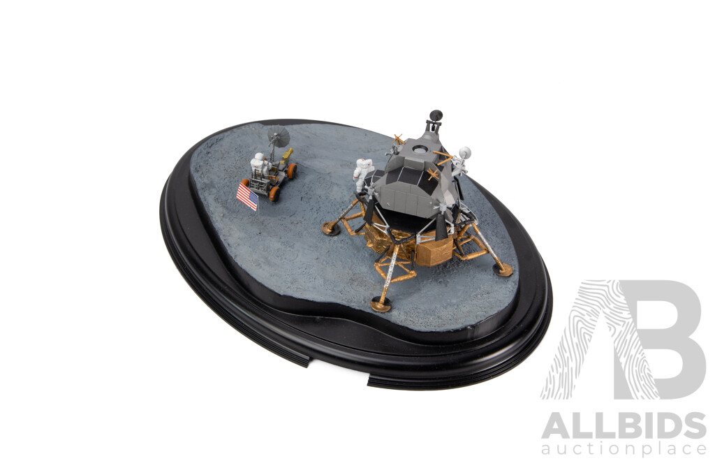 NASA 1972 Apollo 17 Moon Landing Diorama - 1:72 Scale