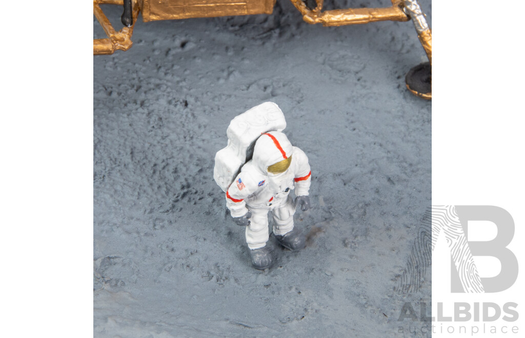 NASA 1972 Apollo 17 Moon Landing Diorama - 1:72 Scale