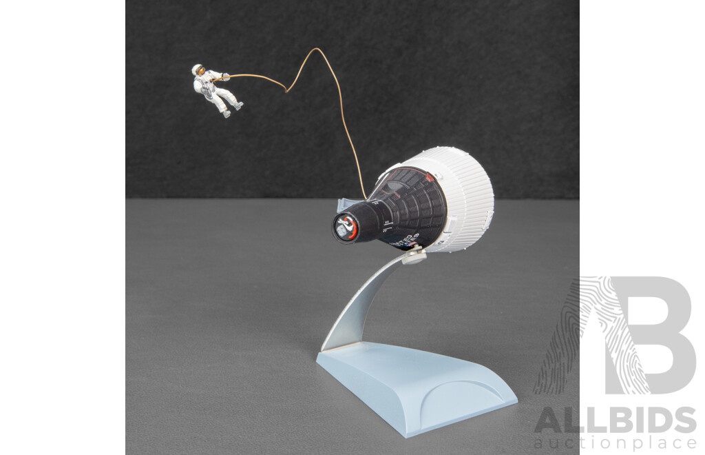 Atlas Mercury Spacecraft and Gemini IV Space Walk  - 1:72 Scale