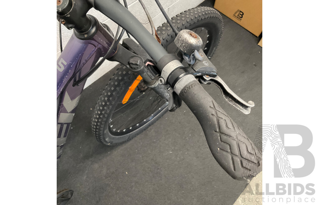 TREK Marlin 5 Mountain Bike