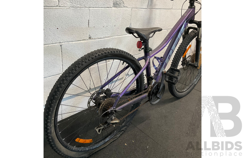 TREK Marlin 5 Mountain Bike