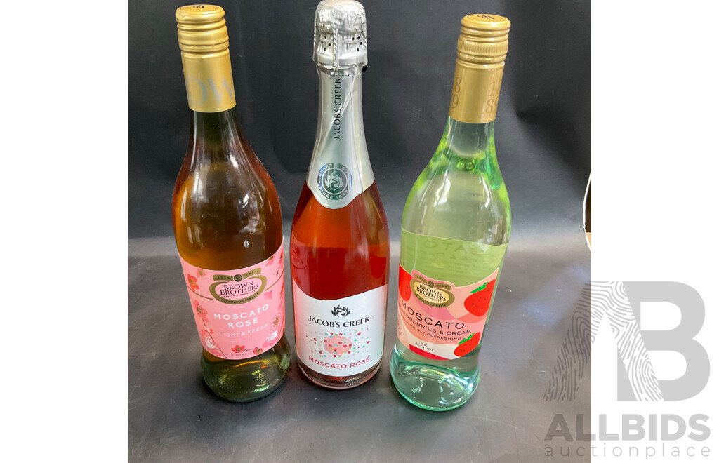 Assorted Pinot Grigio, Moscato , Sauvignon Blanc Wine