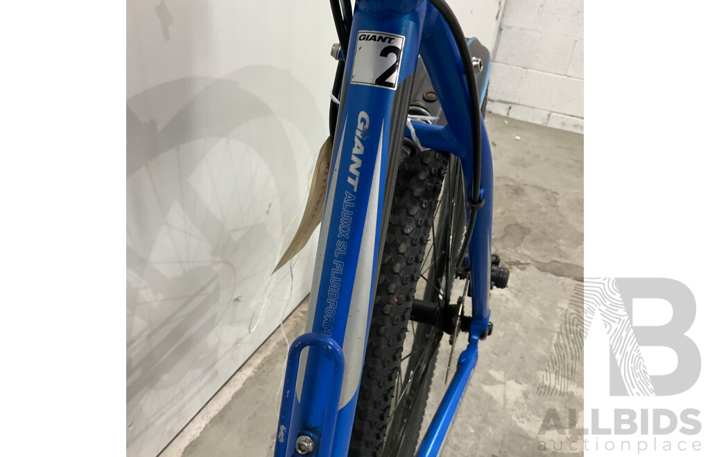 Giant Talon Bike - Blue