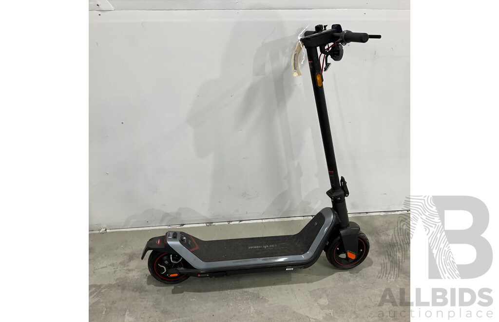 NIU Kick Scooter KQi3 MAX