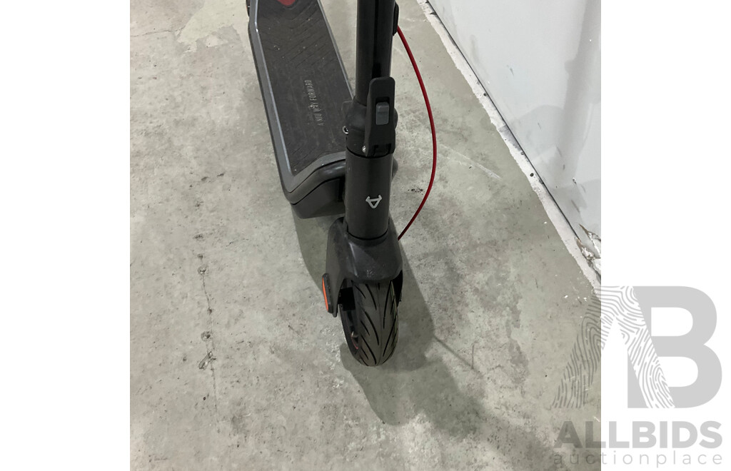 NIU Kick Scooter KQi3 MAX