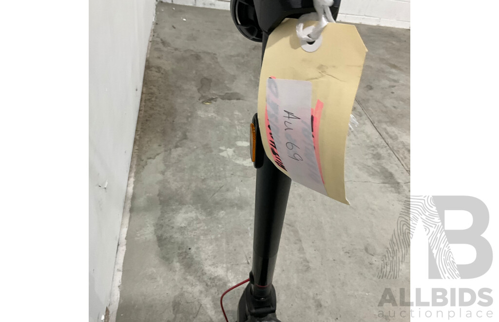 NIU Kick Scooter KQi3 MAX