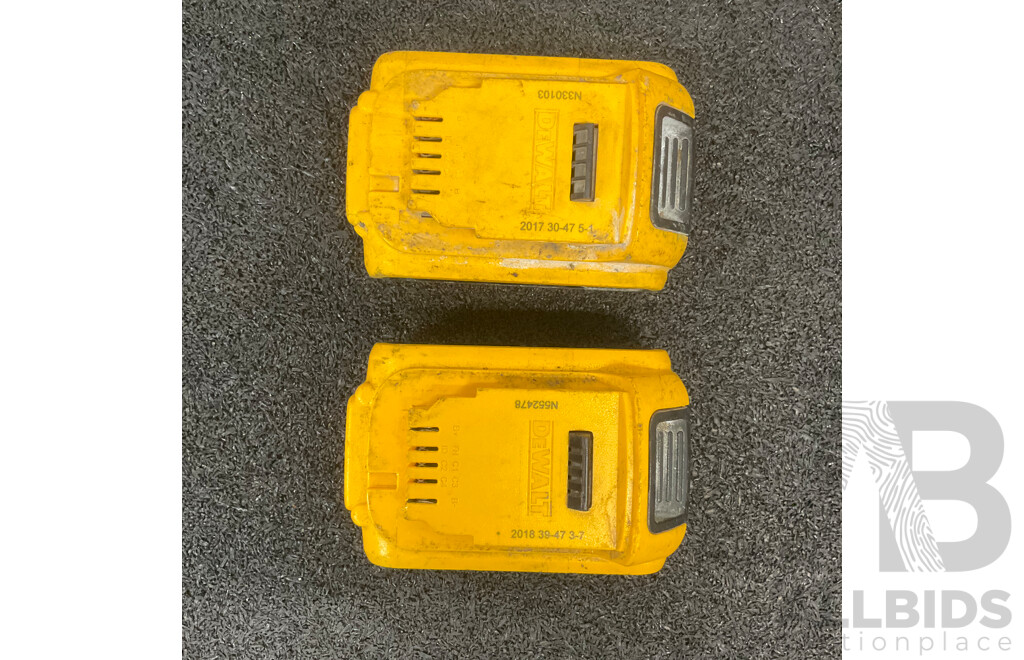 DeWALT 18V XR Li-ion 5.0Ah Battery - Lot of 2