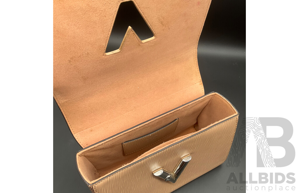 Epi Mechanical Flowers Twist MM Chain Bag Branded LOUIS VUITTON