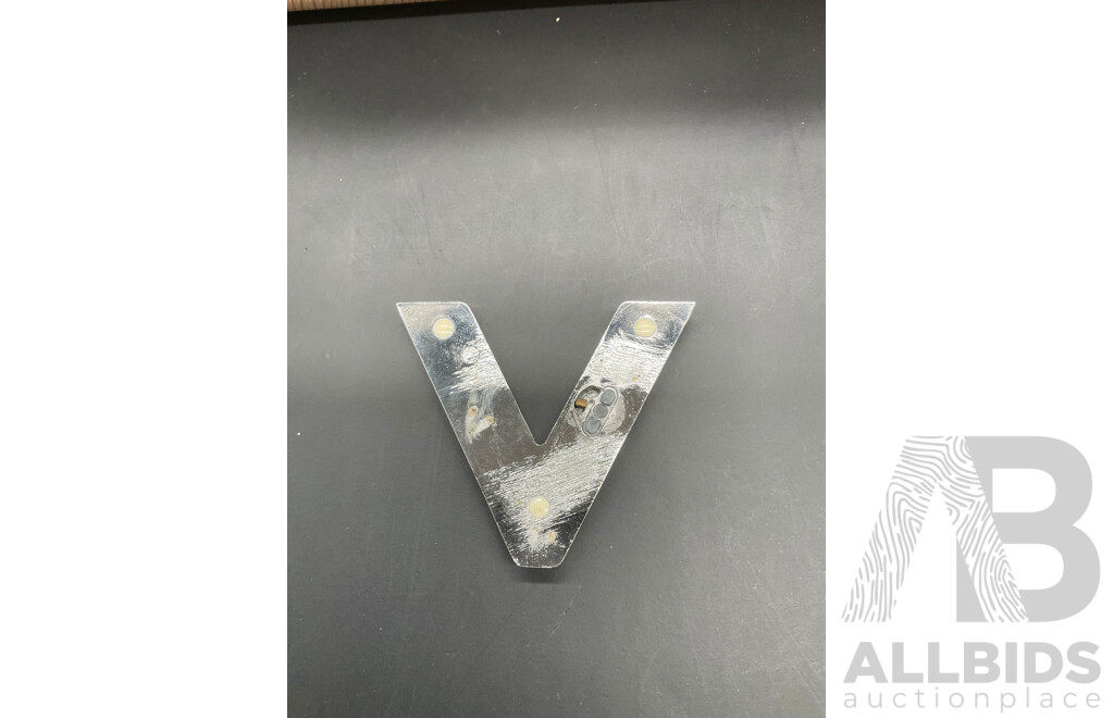 Epi Mechanical Flowers Twist MM Chain Bag Branded LOUIS VUITTON