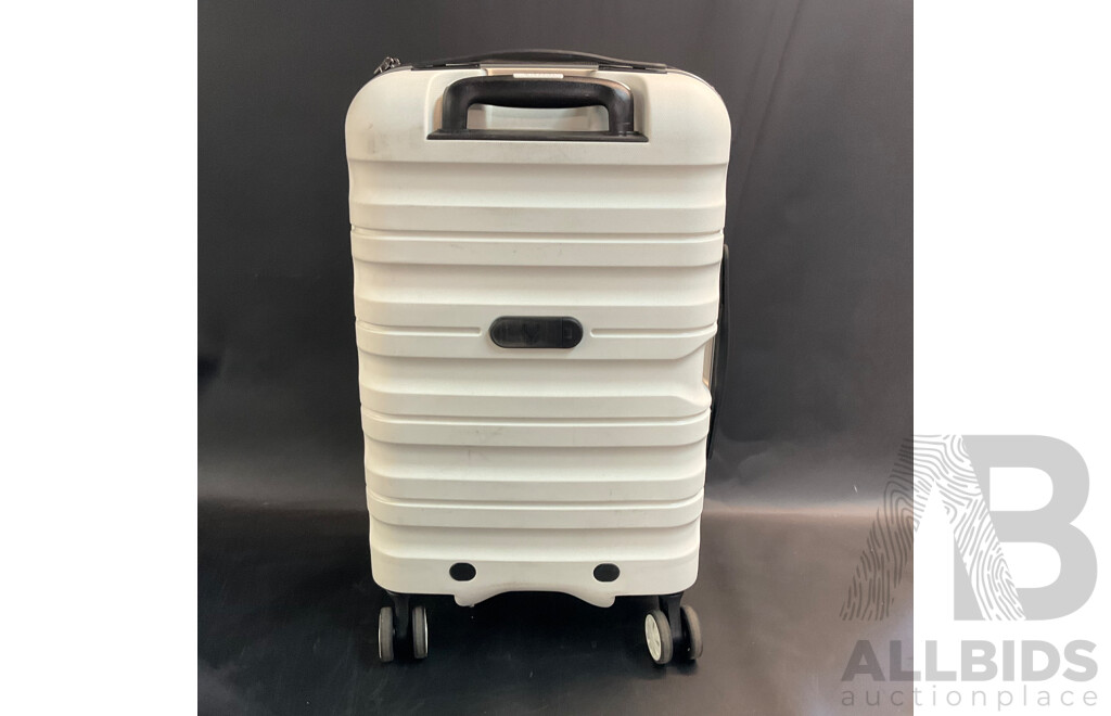 Antler Lincoln Suitcase 20’’ in White