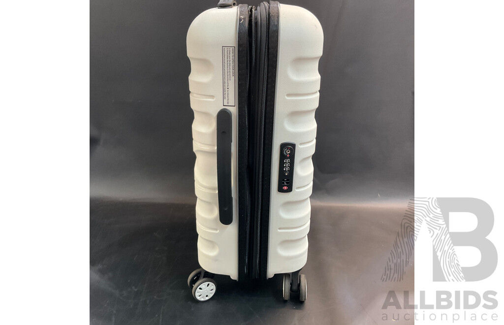 Antler Lincoln Suitcase 20’’ in White