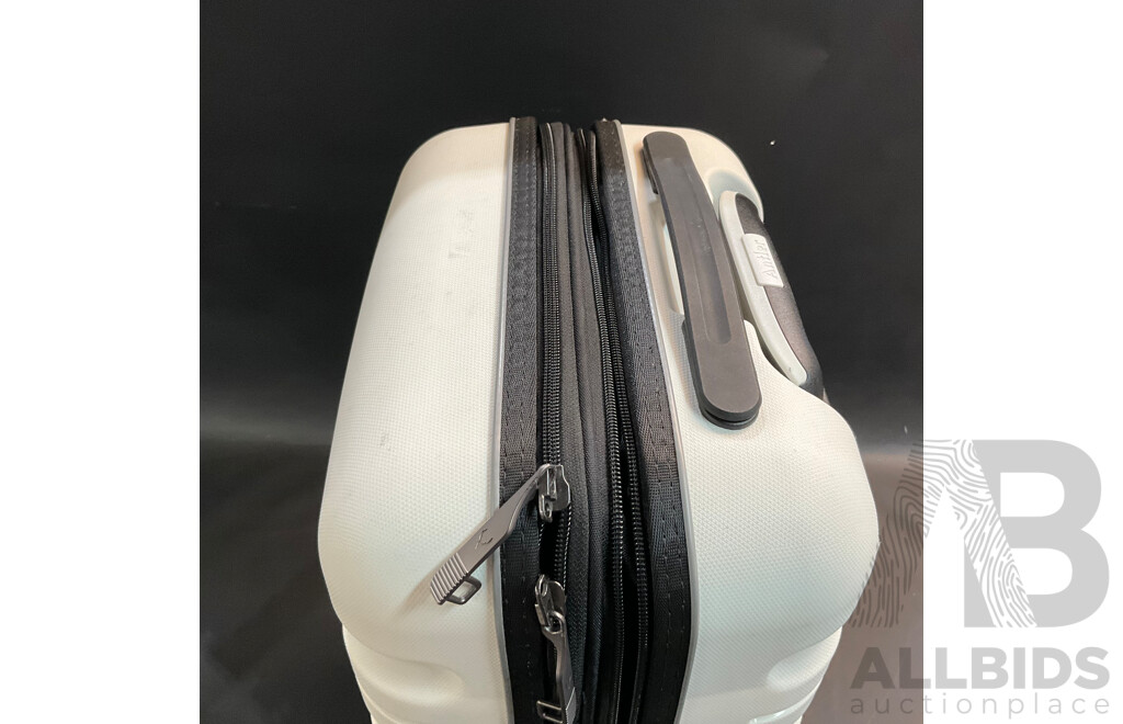 Antler Lincoln Suitcase 20’’ in White
