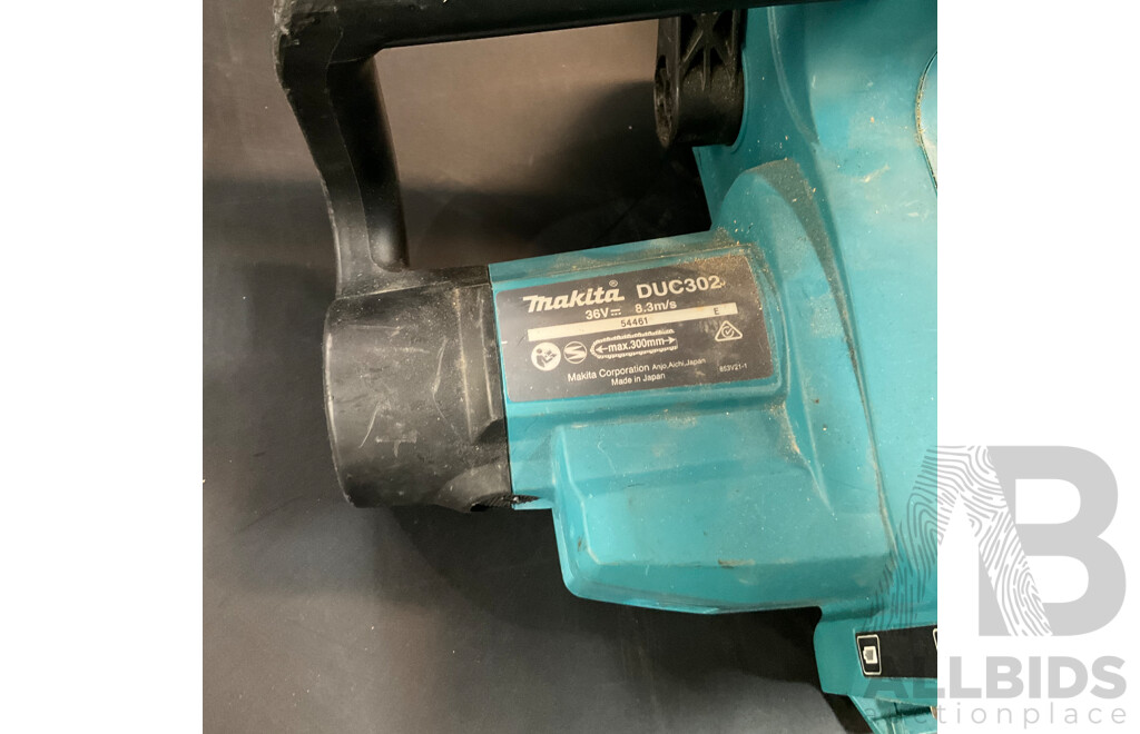 Makita DUC302 Cordless 300mm Chainsaw - Skin Only