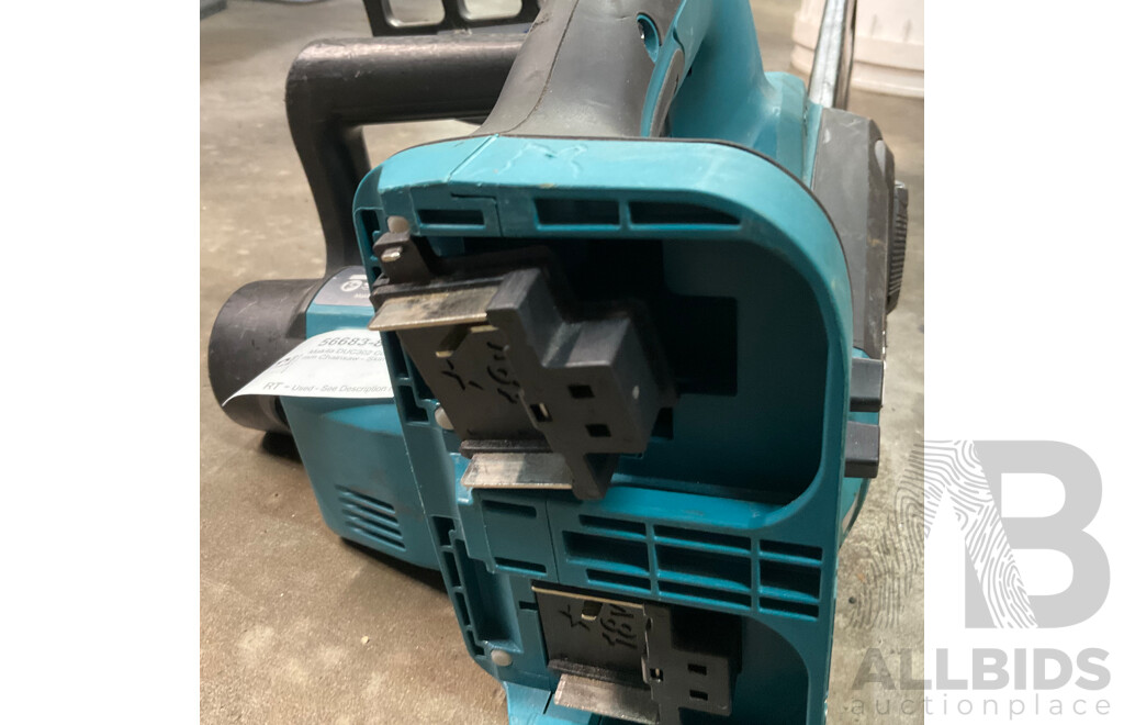 Makita DUC302 Cordless 300mm Chainsaw - Skin Only