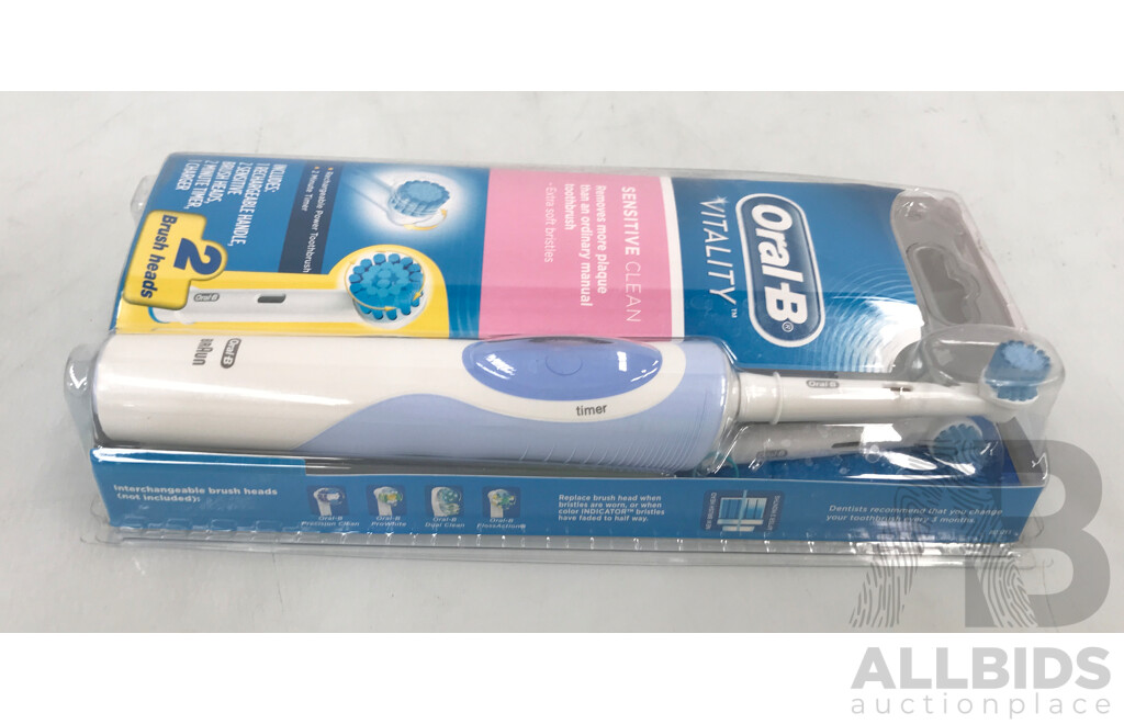 Oral-B Vitality Sensitive Clean Electric Toothbrush with Extra Brush Head  - Brand New