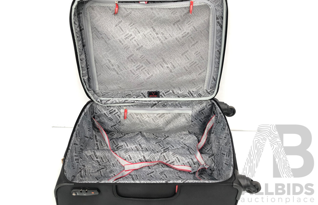 Antler Cyberlite 56cm Four Wheel Expanding Roller Case - 36 Litre - Brand New - RRP $279.00