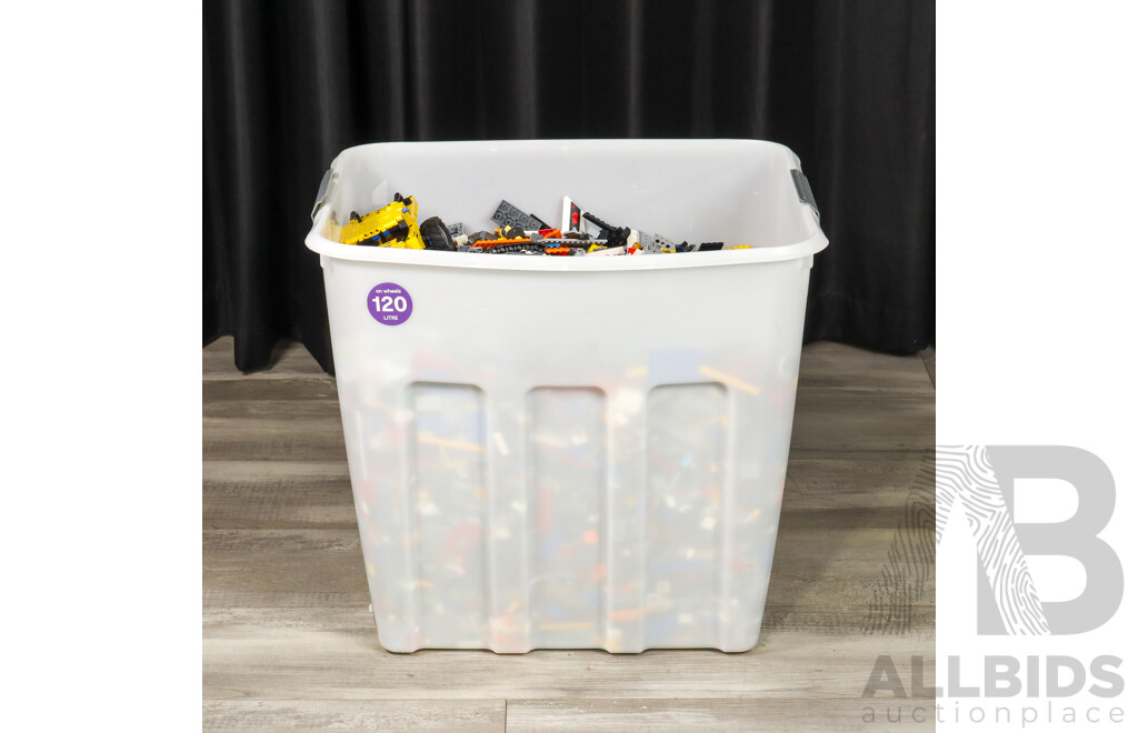 Large Tub of Loose Lego Pieces