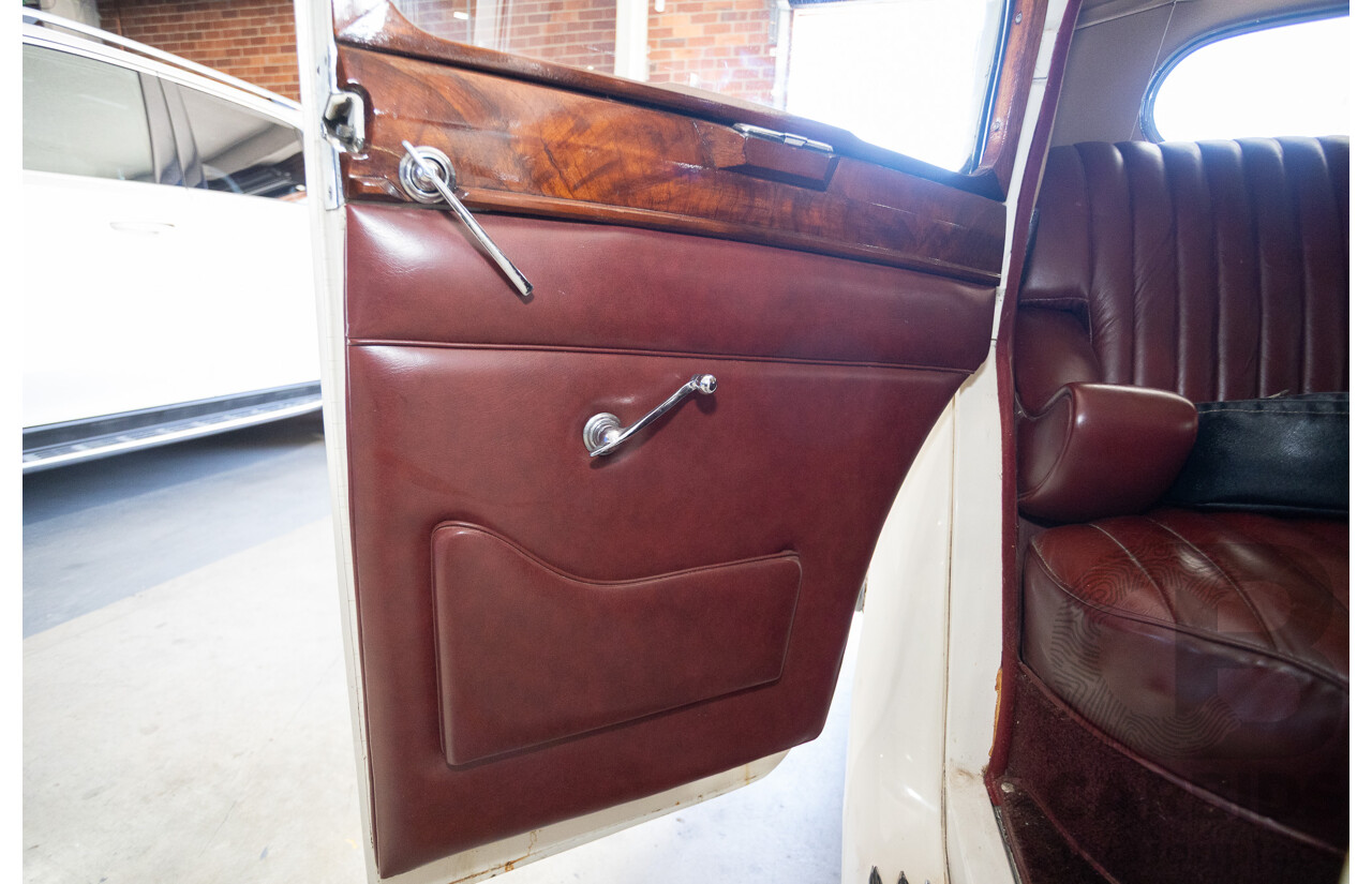 1947 Jaguar Mk IV Saloon White 3.5L