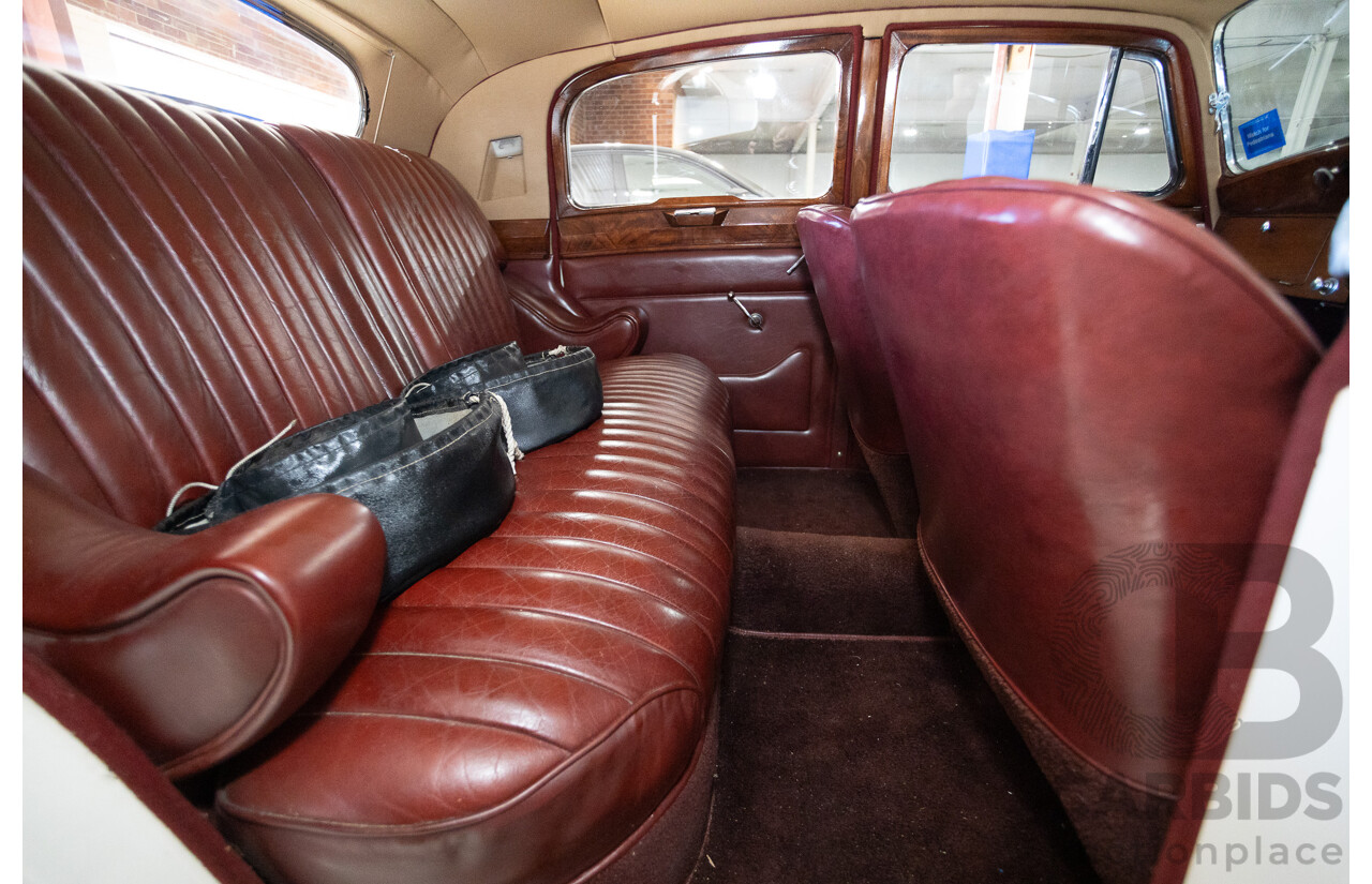 1947 Jaguar Mk IV Saloon White 3.5L